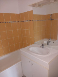 
                                                                                        Location
                                                                                         T2  avec place de parking privative