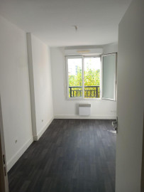 
                                                                                        Location
                                                                                         T2  avec place de parking privative