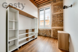 
                                                                                        Location
                                                                                         T2 bis 71 m2 refait à neuf – Croix-Rousse