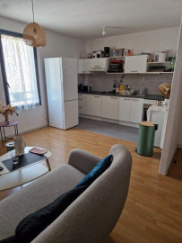 
                                                                                        Location
                                                                                         T2 bis centre ville Meriadeck parking 51m2