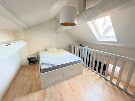 
                                                                                        Location
                                                                                         T2 bis hypercentre bord de Loire