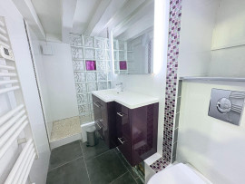 
                                                                                        Location
                                                                                         T2 bis hypercentre bord de Loire