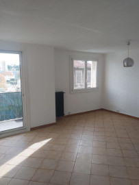 
                                                                                        Location
                                                                                         T2 bonne exposition proche métro transports en com