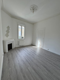 
                                                                                        Location
                                                                                         T2  Bordeaux centre , Judaique .