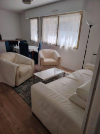 
                                                                                        Location
                                                                                         T2 confortablement meublé à deux pas du Jardin Pub