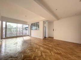 
                                                                                        Location
                                                                                         T2 dans un immeuble de standing à Paris 15ème