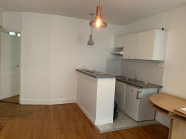 
                                                                                        Location
                                                                                         T2 de 33 m2 à Paris 11ème Métro St-Ambroise
