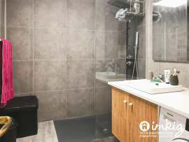 
                                                                                        Vente
                                                                                         T2 de 48 m², dernier étage avec terrasse de 20 m²