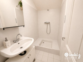 
                                                                                        Vente
                                                                                         T2 de 50m² avec cachet à rénover - Fort potentiel