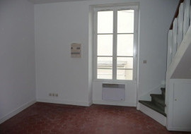 
                                                                                        Location
                                                                                         T2 duplex de caractère 37 m² — Nemours