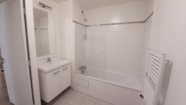 
                                                                                        Location
                                                                                         T2 en rez-de-jardin à Cachan
