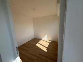 
                                                                                        Location
                                                                                         T2 idéalement situé