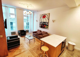 
                                                                                        Location
                                                                                         T2 Les Halles