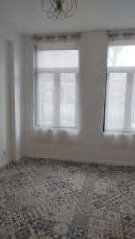 
                                                                                        Location
                                                                                         T2 Lille Fives