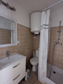 
                                                                                        Location
                                                                                         T2 l'Isle sur Sorgue refait neuf