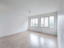 
                                                                                        Location
                                                                                         T2 lumineux