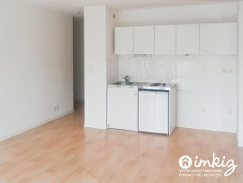 
                                                                                        Vente
                                                                                         T2 lumineux avec balcon, parking et ascenseur