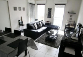 
                                                                                        Location
                                                                                         T2 lumineux + parking Clairmarais