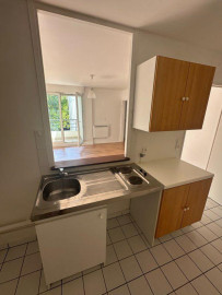 
                                                                                        Location
                                                                                         T2 lumineux - rue du Général Sarrail - Balcon