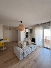 
                                                                                        Location
                                                                                         T2 meublé 35 m² – Bonnefoy Médiathèque