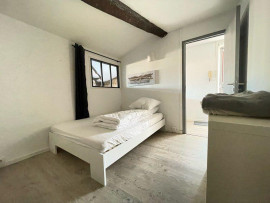 
                                                                                        Location
                                                                                         T2 meublé 37m2, Jean Jaurès avec extérieur