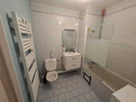 
                                                                                        Location
                                                                                         T2 meublé 40m² Lumineux, calme, 2 parkings - Tours