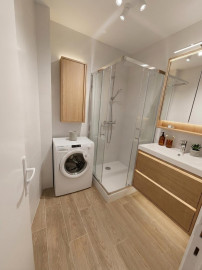 
                                                                                        Location
                                                                                         T2 meublé 42 m² –Cassis centre– première location