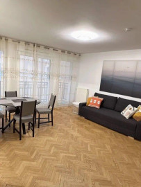 
                                                                                        Location
                                                                                         T2 meublé 45m² au Faubourg de l'arche, Courbevoie