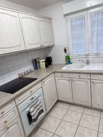 
                                                                                        Location
                                                                                         T2 meublé 45m² au Faubourg de l'arche, Courbevoie