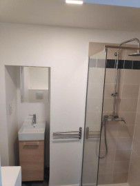 
                                                                                        Location
                                                                                         T2 Meublé, internet, lave/sèche linge