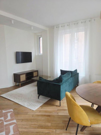 
                                                                                        Location
                                                                                         T2 meublé près de la Défense