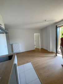 
                                                                                        Location
                                                                                         T2 neuf avec belle terrasse et parking –Torcy