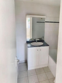 
                                                                                        Location
                                                                                         T2 offrant une belle vue sur la ville