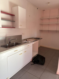 
                                                                                        Location
                                                                                         T2 RDC JARDIN