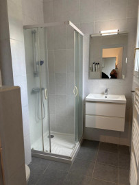 
                                                                                        Location
                                                                                         T2 refait à neuf dans quartier tranquille