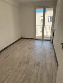 
                                                                                        Location
                                                                                         T2 refait neuf