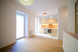 
                                                                                        Location
                                                                                         T2 rénové 42m² avec terrasse exceptionnelle 80m²