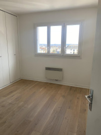 
                                                                                        Location
                                                                                         T2 rénové, avec parking dans résidence sécurisée