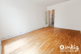 
                                                                                        Vente
                                                                                         T2 rénové de 48m² avec loggia, parking et tennis