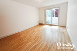 
                                                                                        Vente
                                                                                         T2 rénové de 48m² avec loggia, parking et tennis
