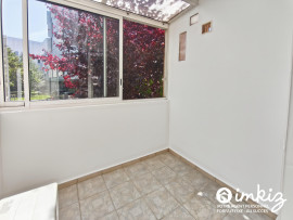 
                                                                                        Vente
                                                                                         T2 rénové de 48m² avec loggia, parking et tennis