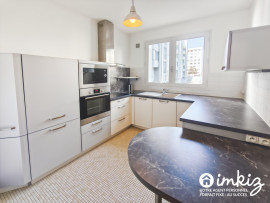 
                                                                                        Vente
                                                                                         T2 rénové de 48m² avec loggia, parking et tennis