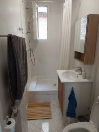 
                                                                                        Location
                                                                                         T2 rénové et meublé - 17ème