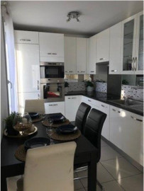 
                                                                                        Location
                                                                                         T2 rooftop avec jacuzzi extérieur vue imprenable