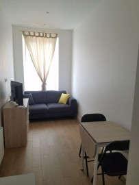 
                                                                                        Location
                                                                                         T2 TBE 22,30 m² RDC surélevé Moquet-Brochant