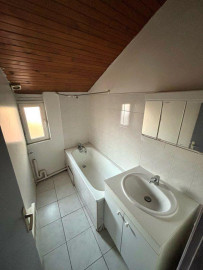 
                                                                                        Location
                                                                                         T2 Toulouse Carmes