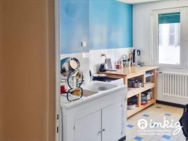 
                                                                                        Vente
                                                                                         T2, très clair, bien entretenu, rénové en 2021