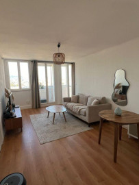 
                                                                                        Location
                                                                                         T2 vue magnifique sur la mer