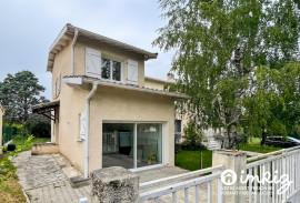 
                                                                                        Vente
                                                                                         T3/4 entièrement rénové à Saint-Orens / Marqueille