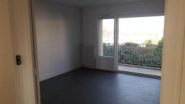 
                                                                                        Location
                                                                                         T3 57 m² Angers avec Box et grenier